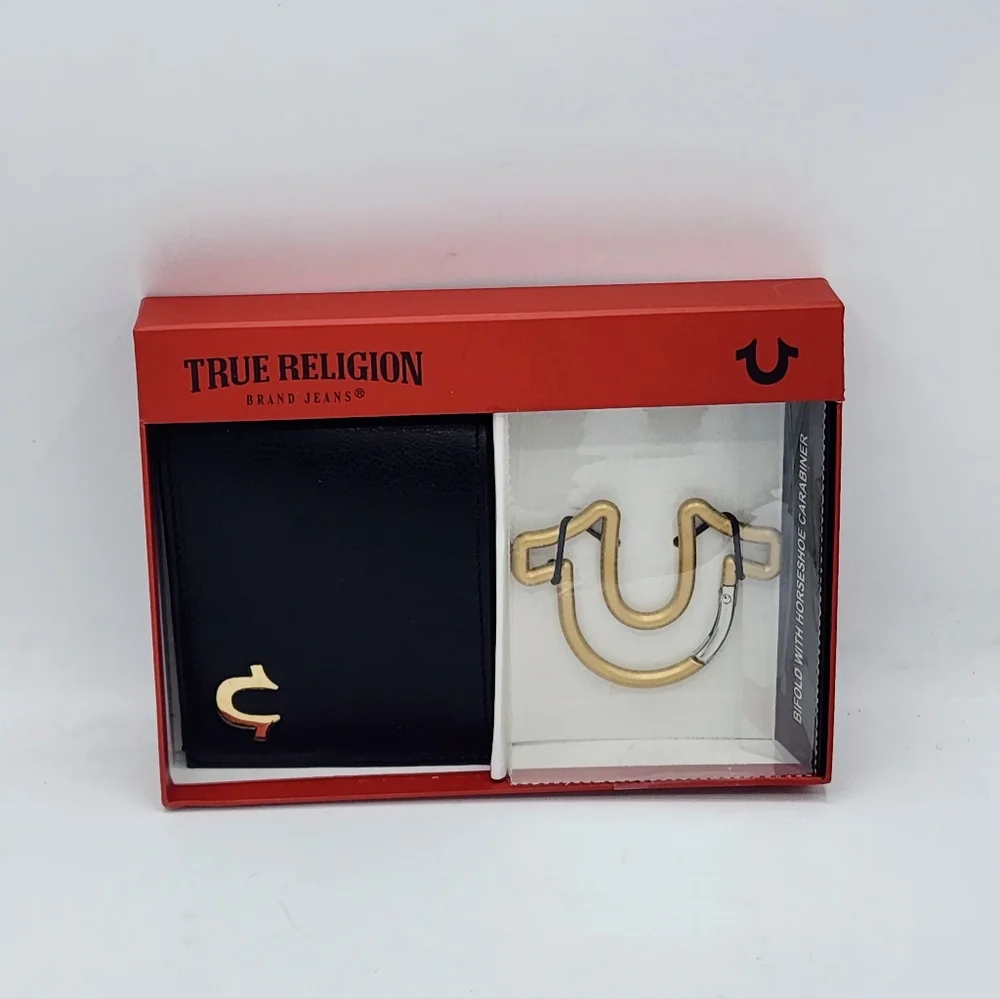 NIB True Religion Altro Bifold Wallet & Gold Horseshoe Carabiner Gift Set